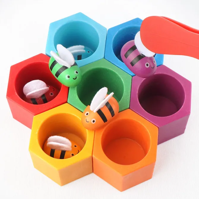 bee_hive_color_sorting_ga_1.webp Bee Hive Color sorting Game - Montessori Educational Toys